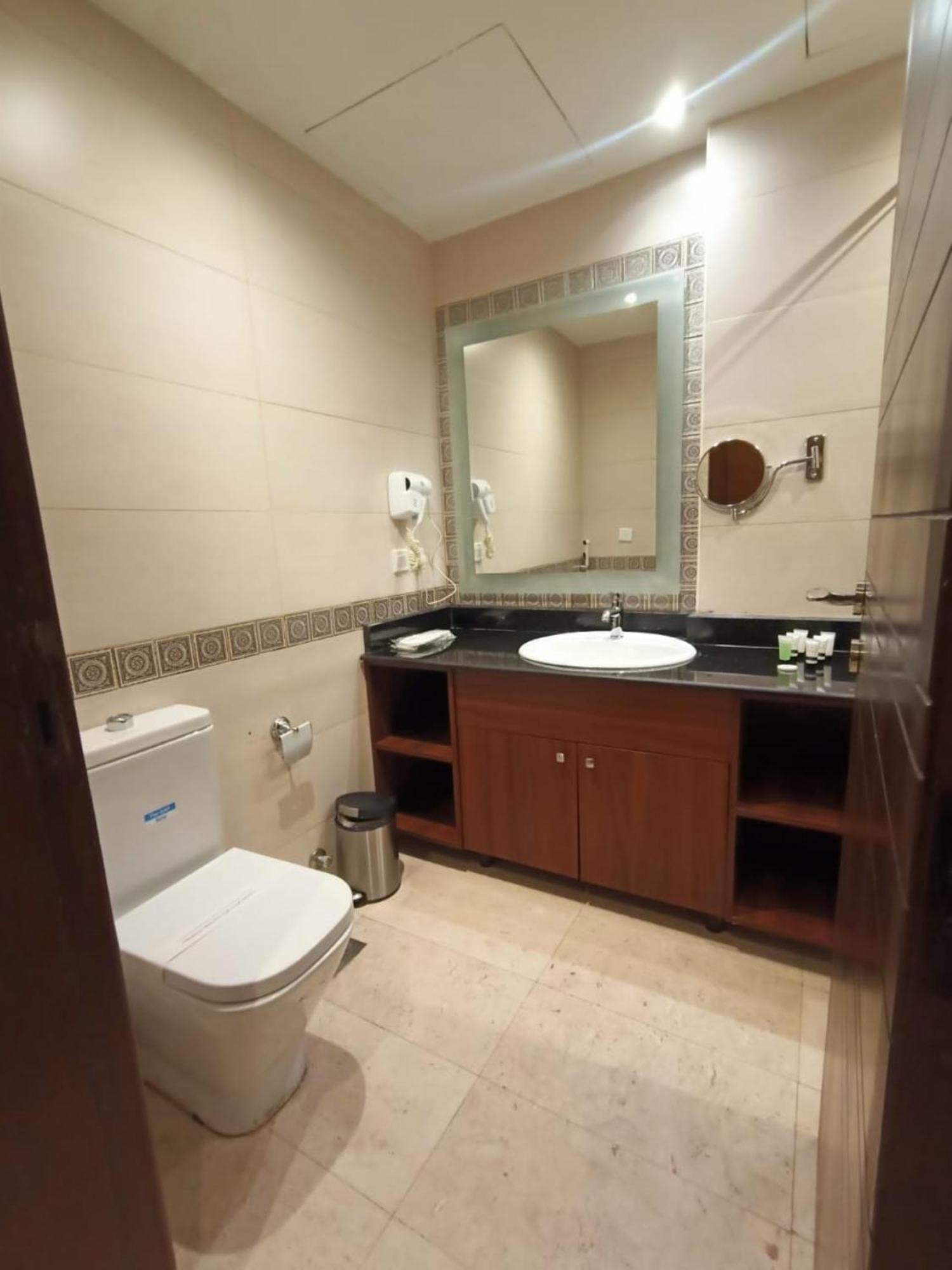 Quiet Jeddah Al Hamra Otel Dış mekan fotoğraf